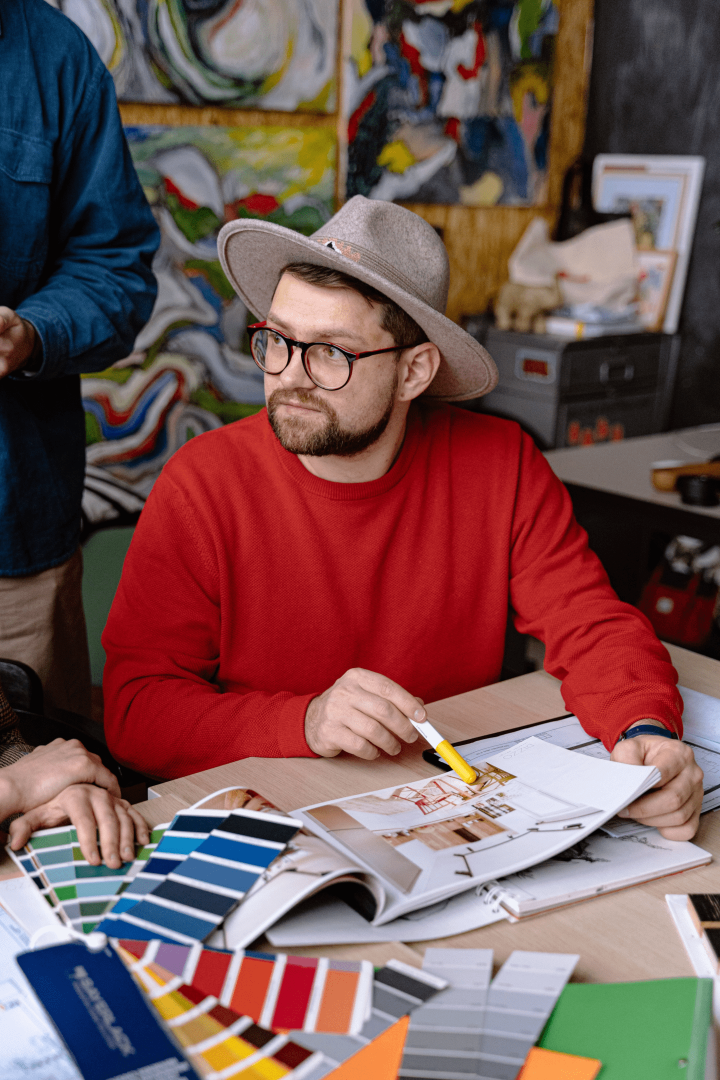 People discussing their experience with a product, collecting feedback